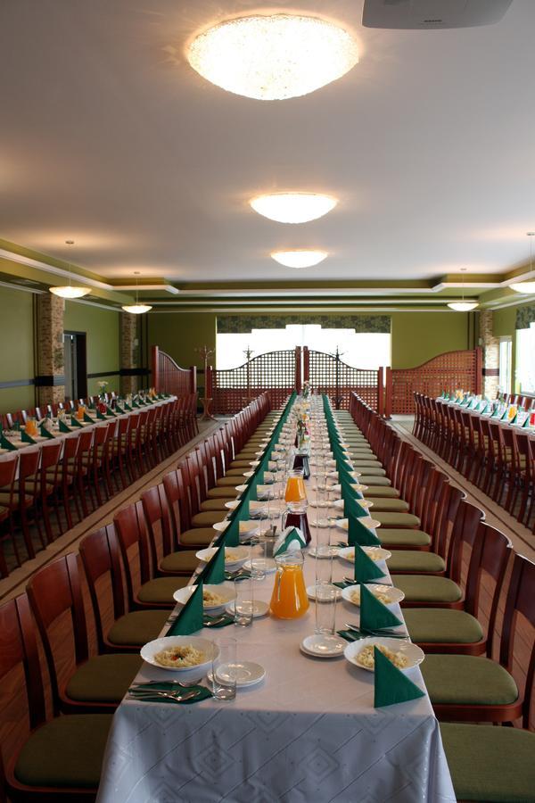 Impresja Motel Borek Wielkopolski Exterior foto
